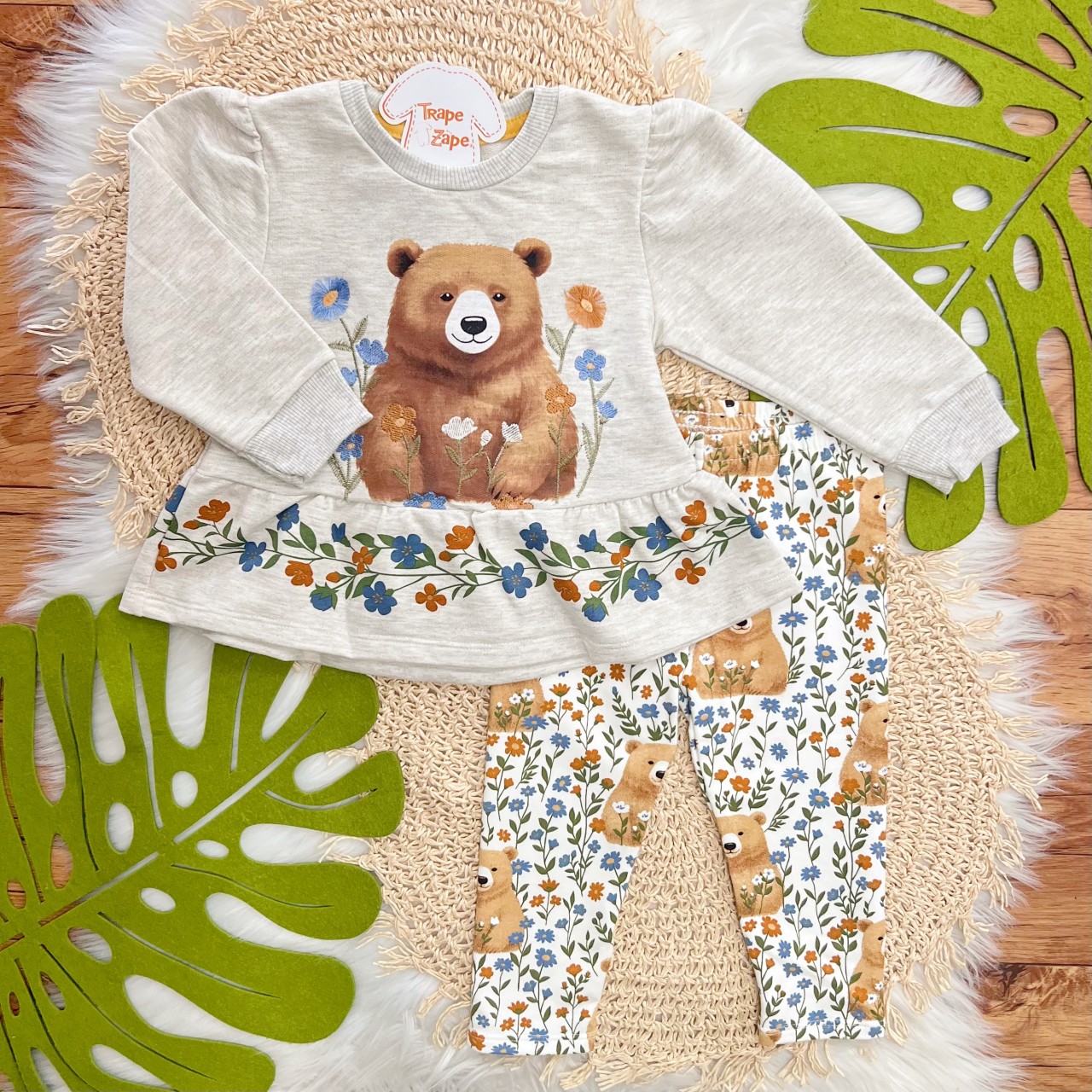 Conj. Blusa Manga Longa Ursa no Jardim e Calça Legging Floral - Mescla